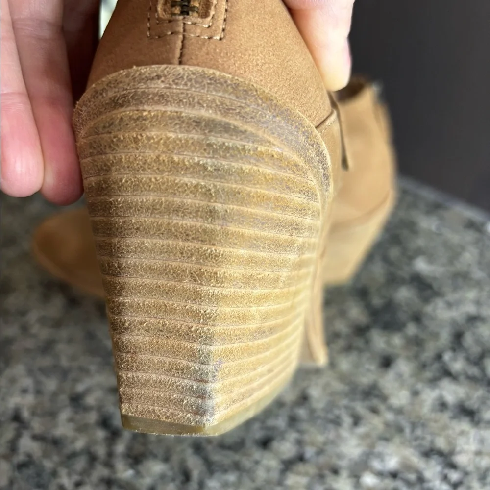Eileen Fisher Ives Tan Tumbled Nubuck Stacked Heel Booties Size 8
